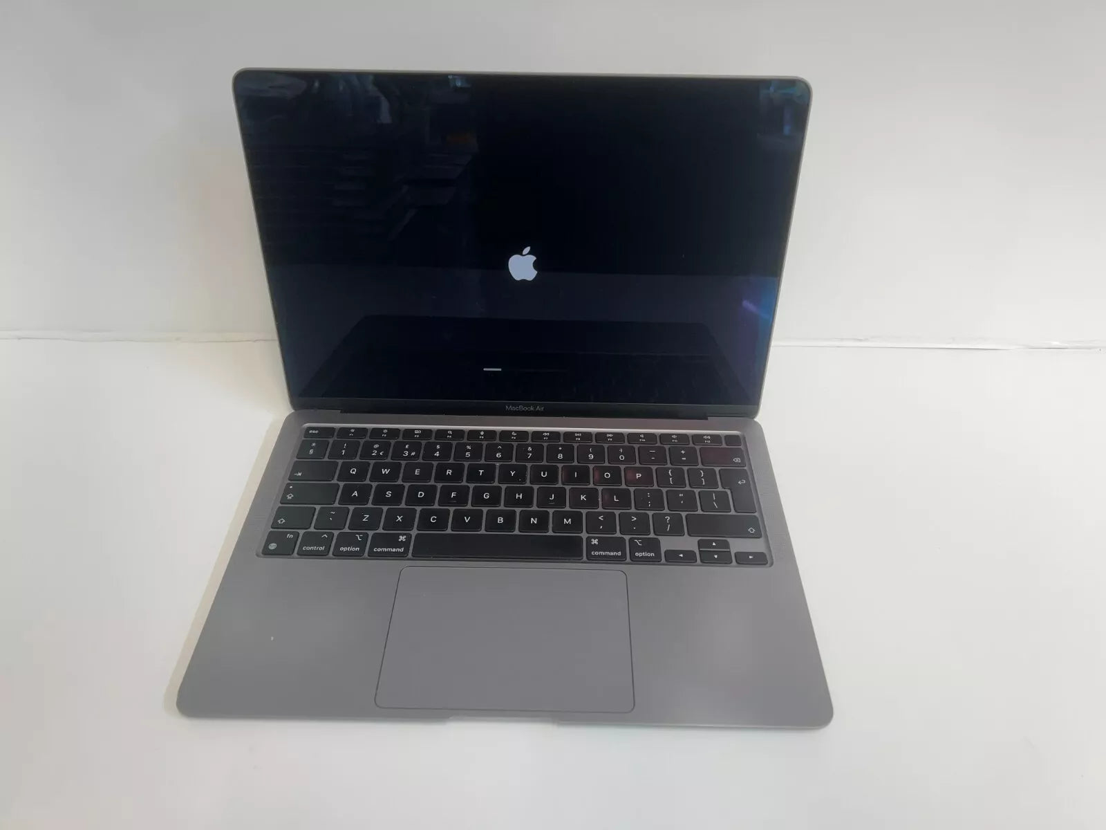 Apple MacBook Air A2337 – M1 Chip, 256GB SSD, 16GB RAM – vdrshop Apple MacBook Air A2337 – M1 Chip, 256GB SSD, 16GB RAM – vdrshop